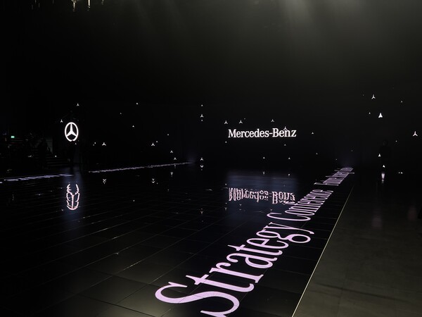 14일 인천 영종도 파라다이스시티 스튜디오파라다이스에서 메르세데스-벤츠의 글로벌 전략과 브랜드 비전을 소개하는 ‘메르세데스-벤츠 미래 전략 컨퍼런스가 개최됐다. /사진=김종훈 기자