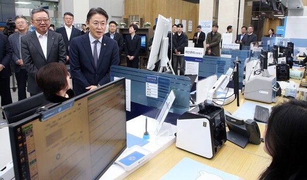 신한은행, 오프라인마이데이터 서비스 시행. /사진=신한은행