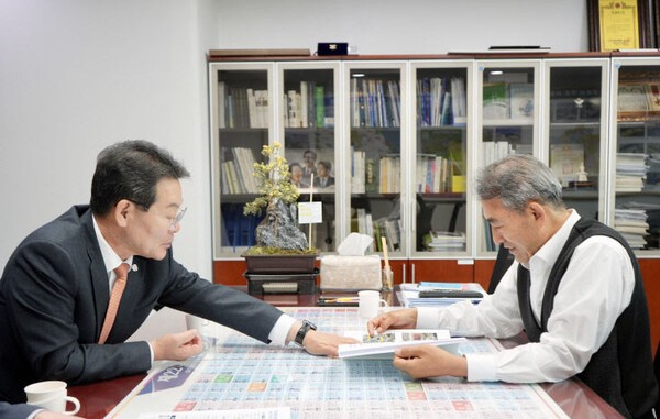 권익현 부안군수가 지난 24일 국가예산 확보를 위해 국회를 방문하고 있다./사진=부안군