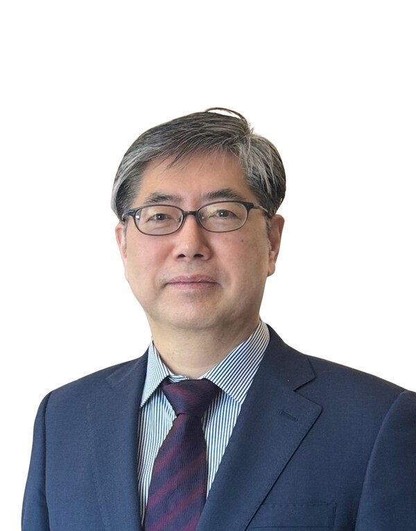 형지 미래사업총괄로 영입된 이준길 사장의 모습./사진=형지 