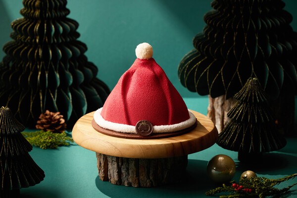 더블트리 바이 힐튼 서울 판교 연말 시즌 한정 '2025 페스티브 케이크 컬렉션' 4종./사진=더블트리 바이 힐튼 서울 판교